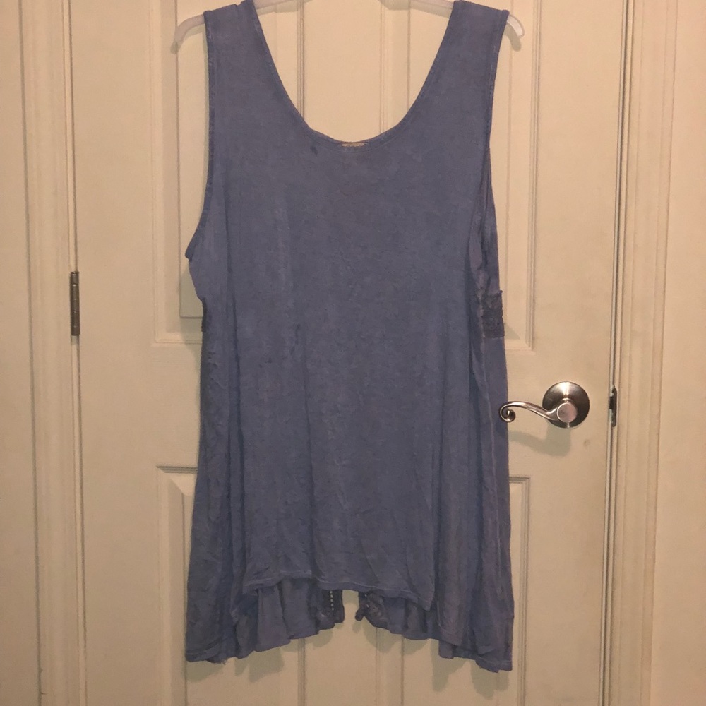 Women’s blue top